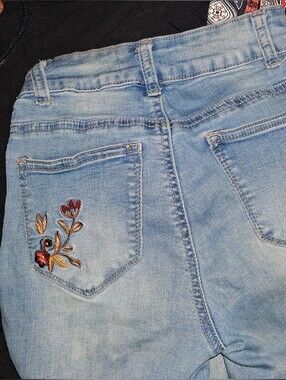 Women's High-Rise Light Blue Embroidered Back-Pocket Jeans